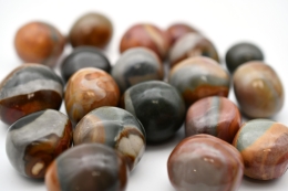 Polychrom-Jaspis Trommelsteine