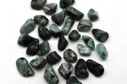 Emerald Tumbled Stones Extra-Quality