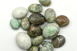 Mondstein Gr�n (Garnierit) Trommelsteine Jumbo