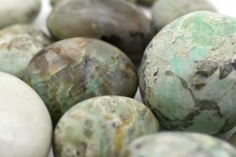 Mondstein Gr�n (Garnierit) Trommelsteine Jumbo